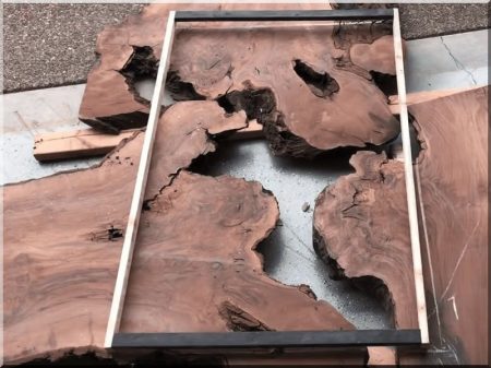 Raw material for making resin tables