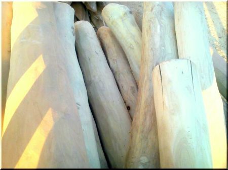 8 - 10 cm diam. sapwood-free, polished acacia post