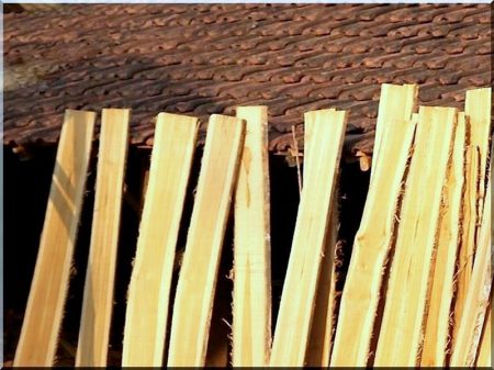 Planches d-acacia pour la construction de clôtures, mince