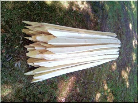 1,5 meter langer traditioneller Robinienholzpflock 