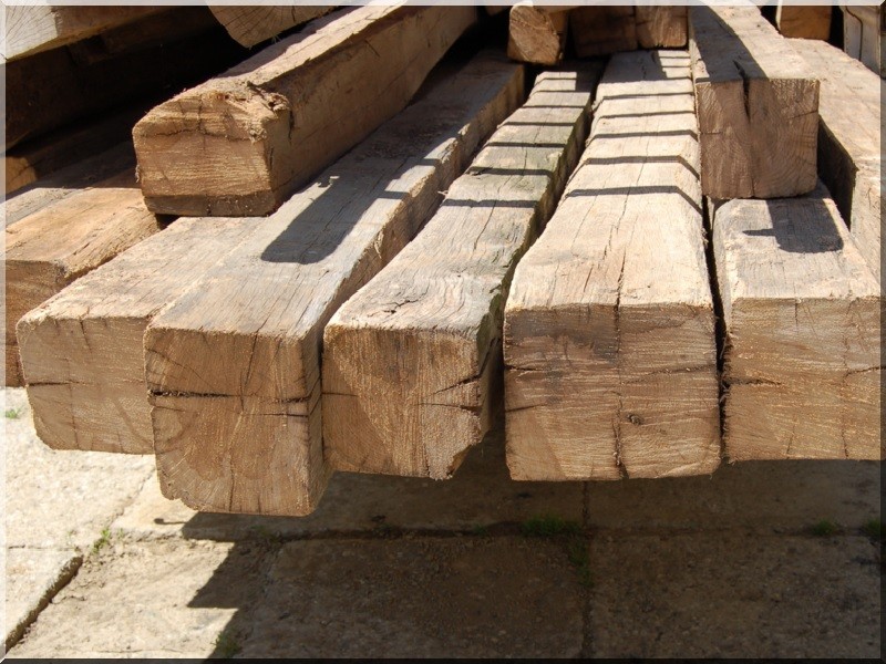 Bontott gerenda, 25 x 25 cm - Bontott gerenda, 25 x 25 cm -