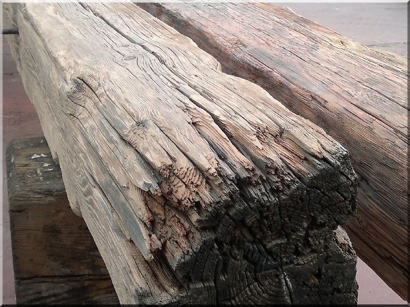 Bontott gerenda, 25 x 30 cm - Bontott gerenda, 25 x 30 cm -