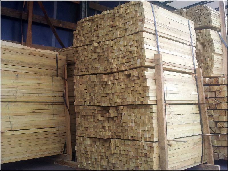 Akác karó, 25 x 25 mm- es, 1,2 méter hosszú Akác karó, 25 x 25 mm- es, 1,2 méter hosszú