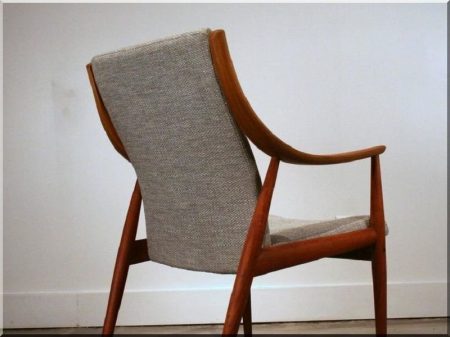 Moderne Möbel im skandinavischen Stil