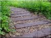 Allée de jardin en planches épaisses