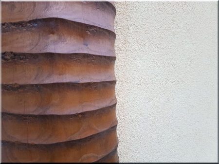 Twisted patterned belted acacia column