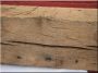 Regal aus antiken Holzbalken