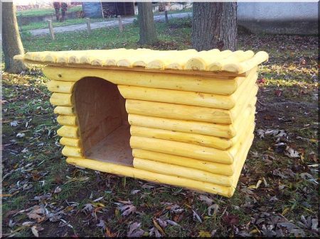 Dog-kennel from logs, size IV
